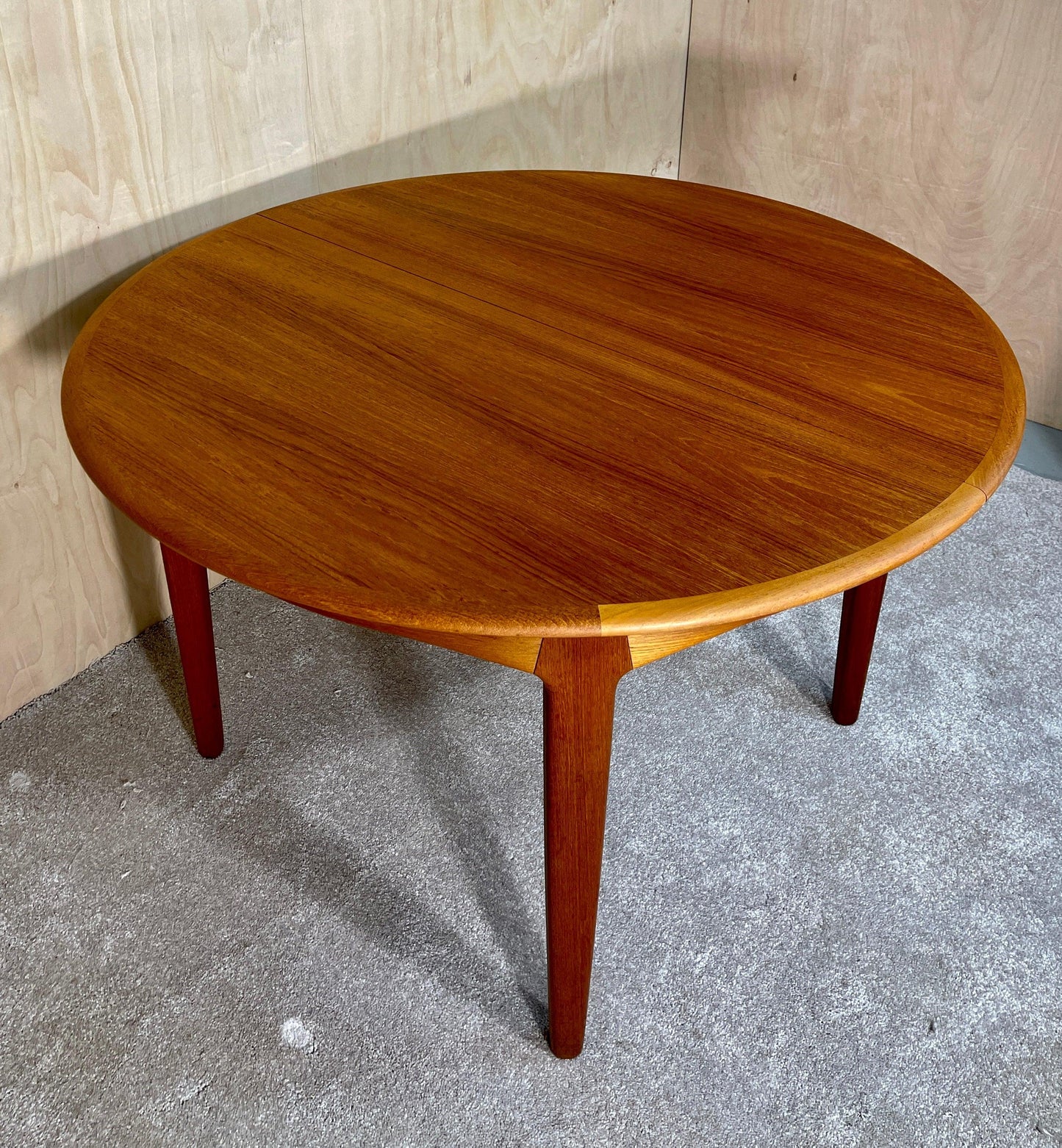 Mid-century teak Dining Table "Model 62" by Henning Kjaernulf for Sorø Stolefabrik - 1958 - Supramobili