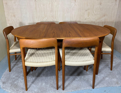 Mid-century teak Dining Table "Model 62" by Henning Kjaernulf for Sorø Stolefabrik - 1958 - Supramobili