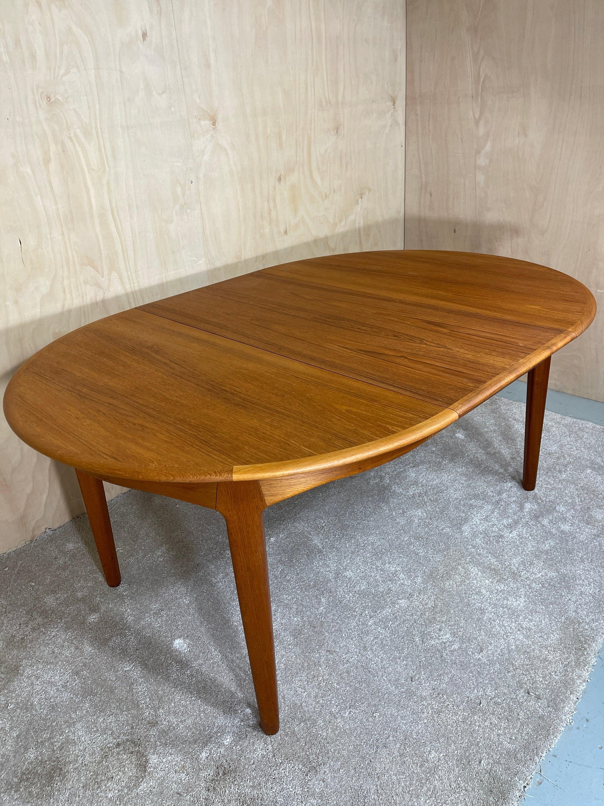 Mid-century teak Dining Table "Model 62" by Henning Kjaernulf for Sorø Stolefabrik - 1958 - Supramobili