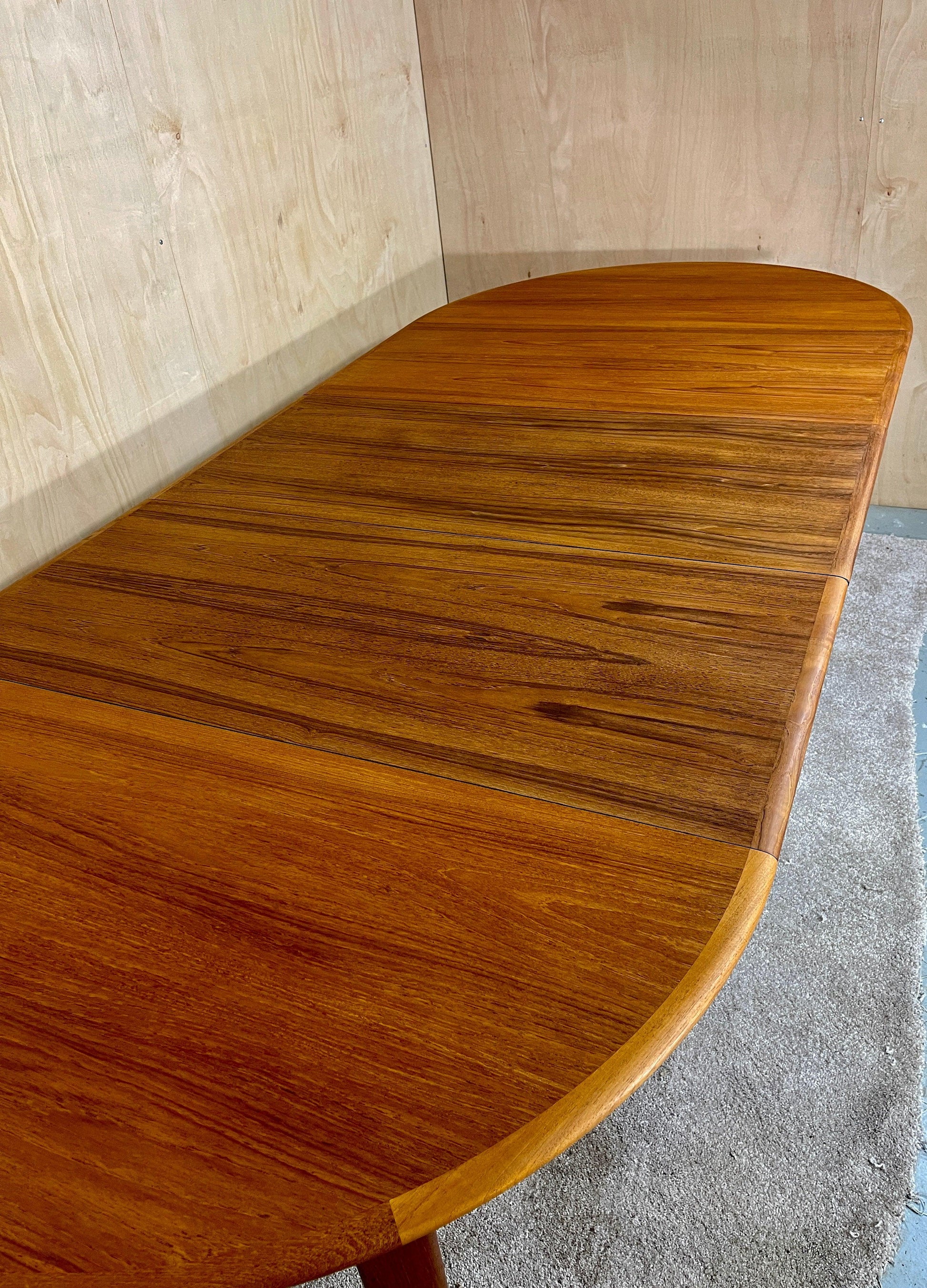 Mid-century teak Dining Table "Model 62" by Henning Kjaernulf for Sorø Stolefabrik - 1958 - Supramobili
