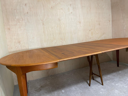 Mid-century teak Dining Table "Model 62" by Henning Kjaernulf for Sorø Stolefabrik - 1958 - Supramobili